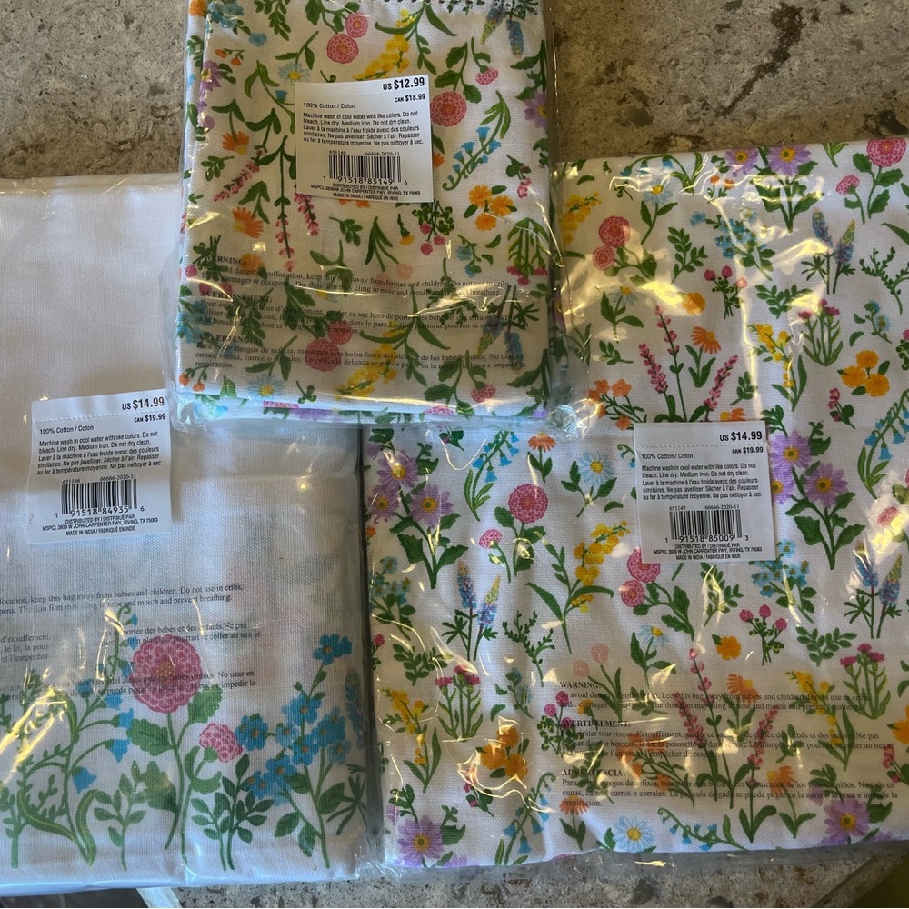 Spring Table Cloth, Napkins & Runner